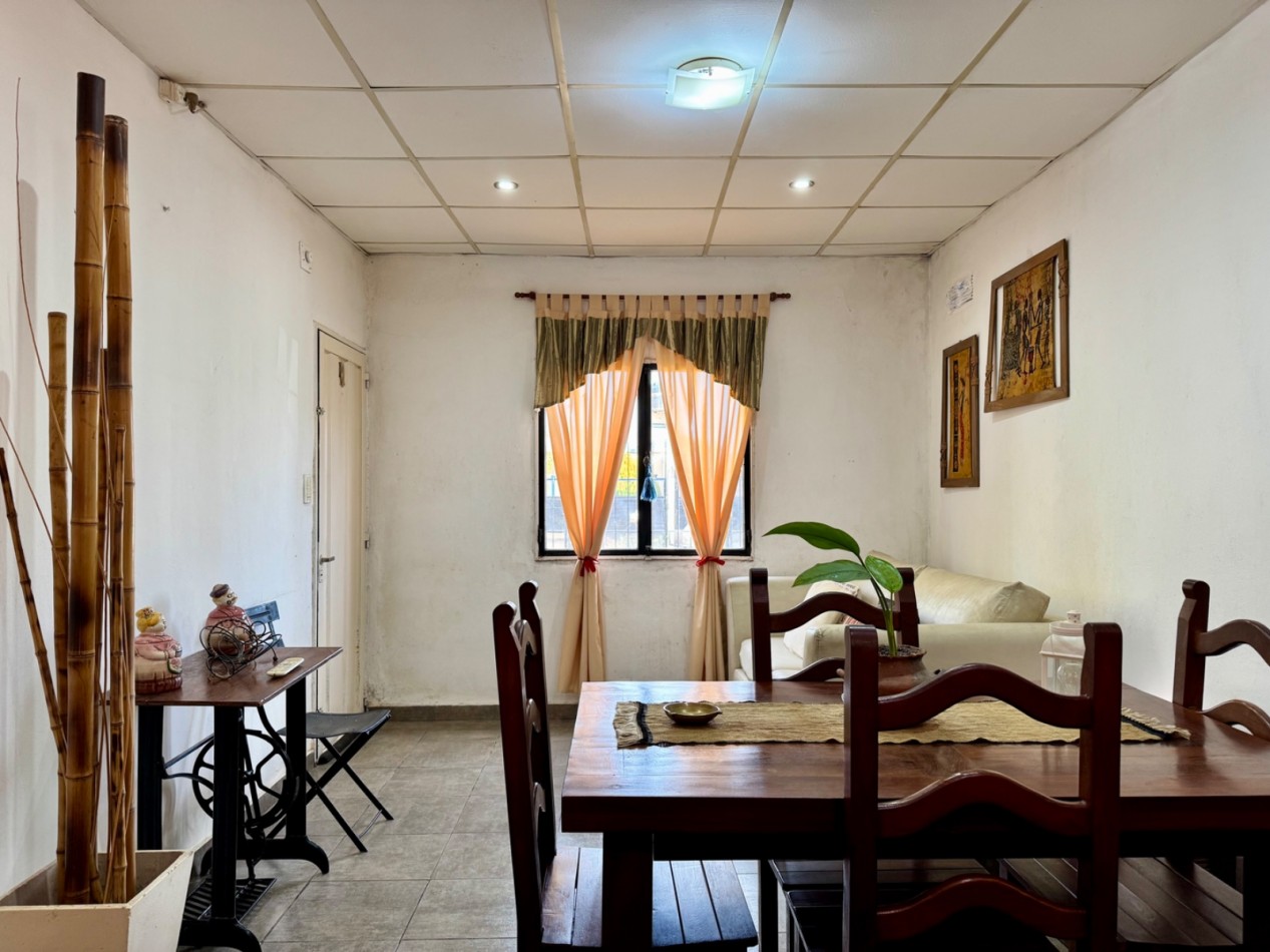 VENTA CASA DOS DORMITORIOS EN CALLE SANTA MARIA