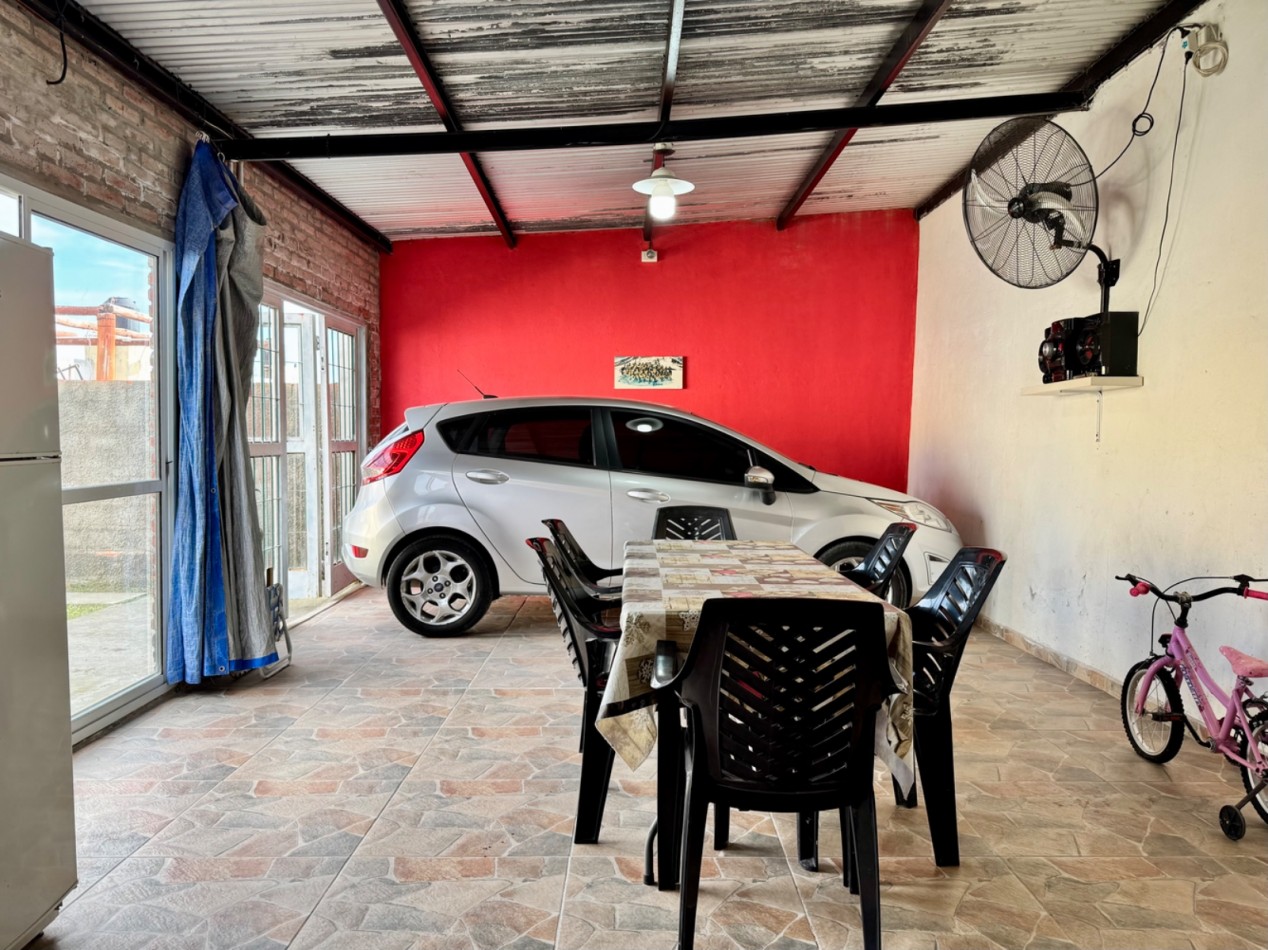 VENTA CASA DOS DORMITORIOS EN CALLE SANTA MARIA