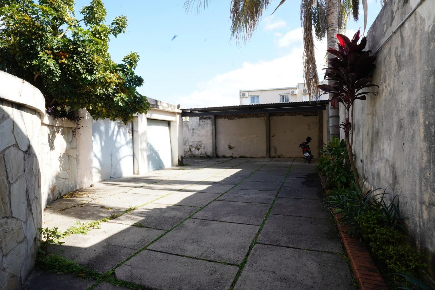 VENTA CASA 3 DORMITORIOS 2 COCHERAS EN PLANTA ALTA
