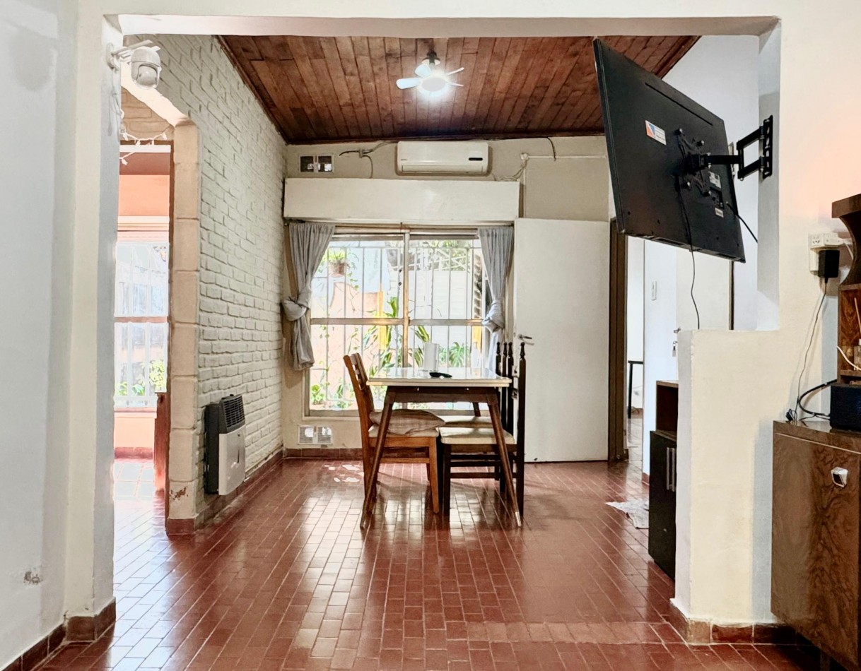 VENTA CASA 2 DORMITORIOS Y COCHERA BARRIO SANTA LUCIA
