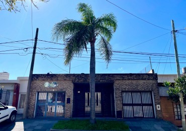 VENTA CASA 2 DORMITORIOS A REFACCIONAR 